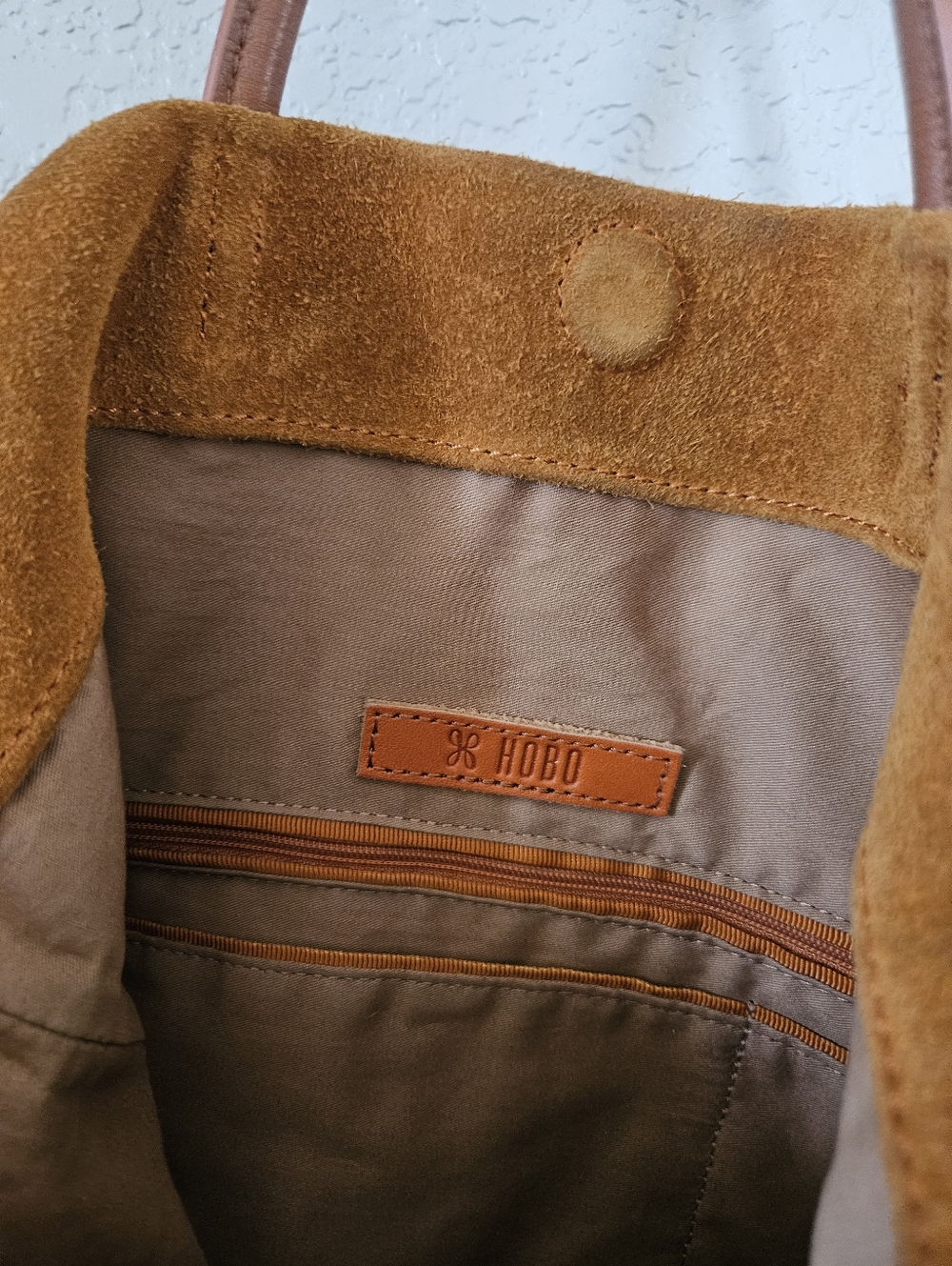 Hobo Suede Bag - Picture 4 of 9